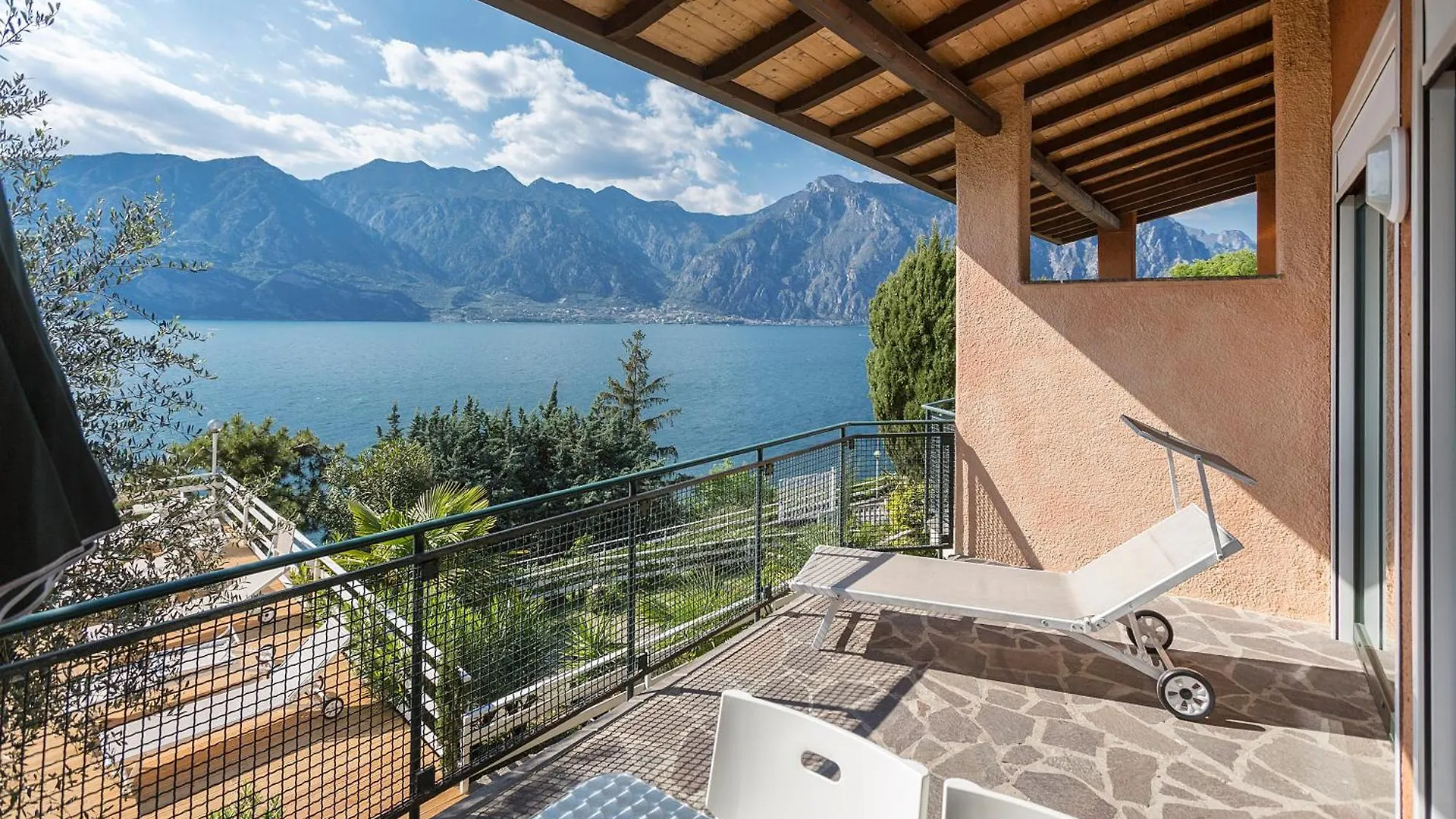 Residence Parco Lago Di Garda Malcesine Aparthotel